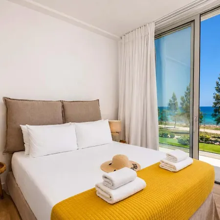 4br Seafront - Lemonia By Premier Villa