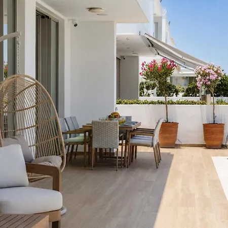 Villa 4br Seafront - Lemonia By Premier *