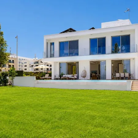 Villa 4br Seafront - Lemonia By Premier